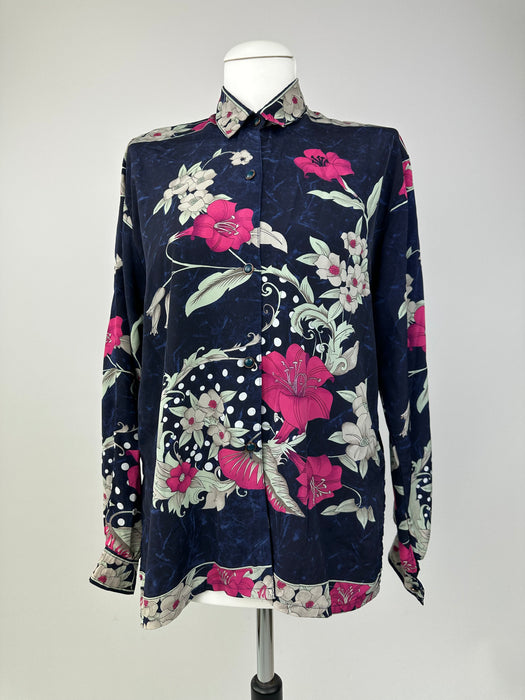 Donkerblauwe blouse met bloemenprint
