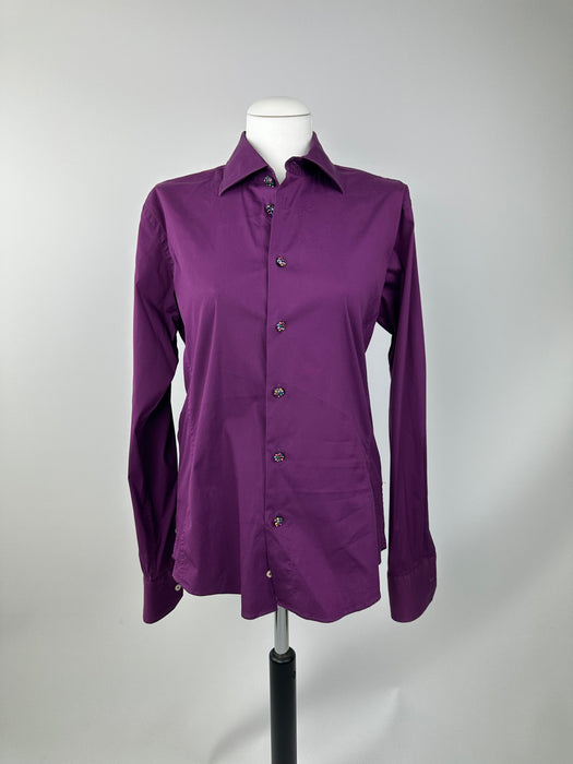 Paarse blouse met kleurige knoopjes