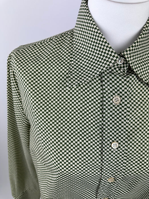 Groen met lichtbeige geblokte blouse