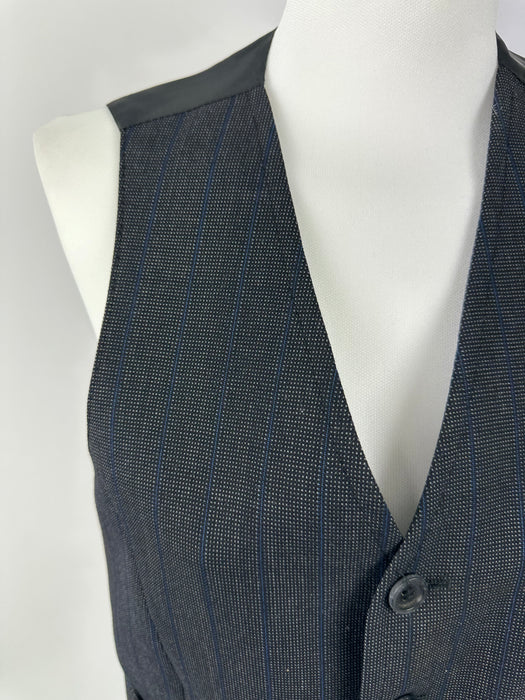 Grijs gemêleerd gilet met blauwe streep