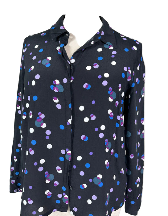 Zwarte blouse met paarse dots