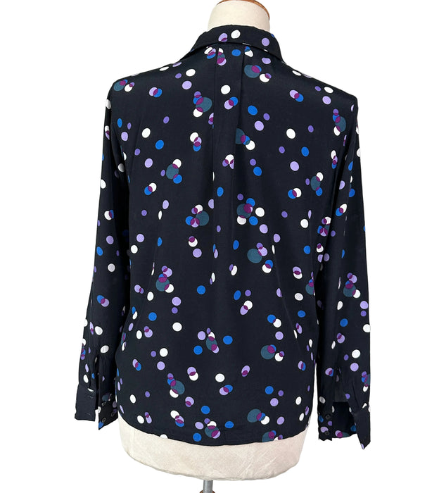 Zwarte blouse met paarse dots