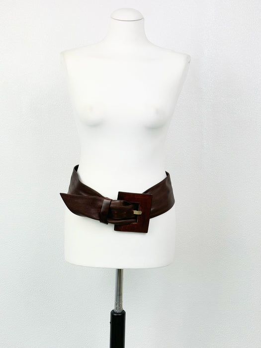 Bruin lederen brede riem