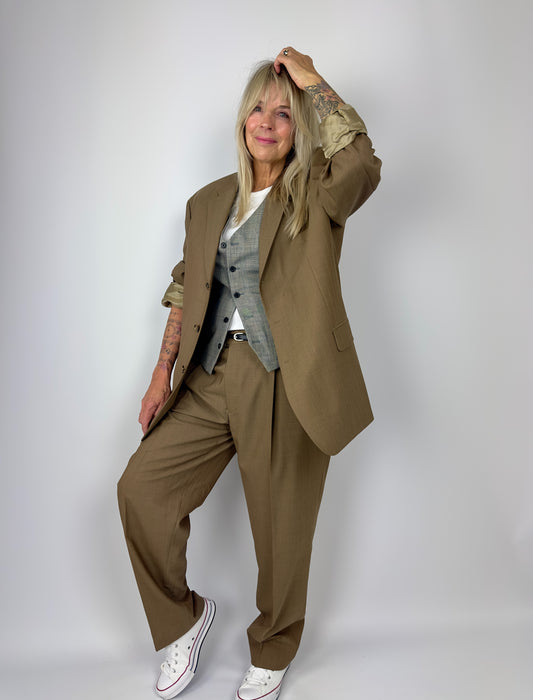 2-delig pak middenbruin licht beige streep