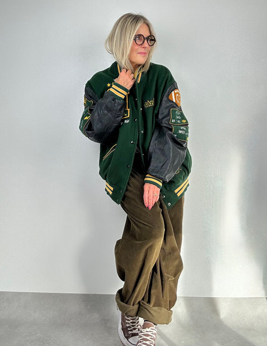 Groene ribbroek.