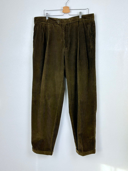 Groene ribbroek.
