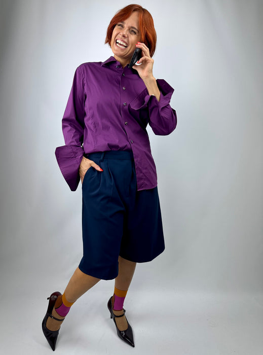 Paarse blouse met kleurige knoopjes
