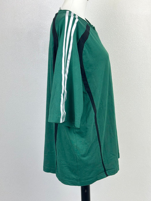 Donkergroen oversized adidas Tee