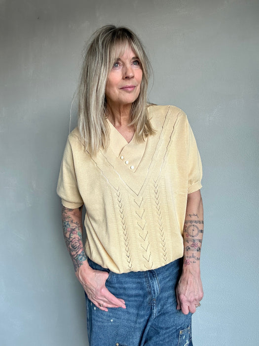 Ajour truitje in zachtgeel