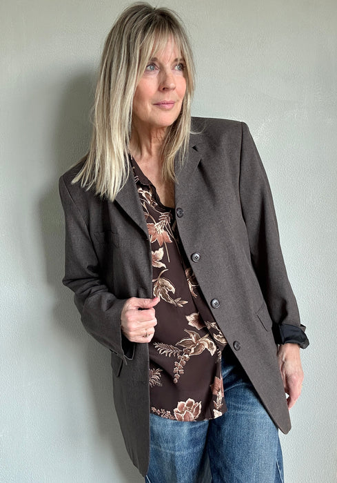 Bruine blouse met bloem motief