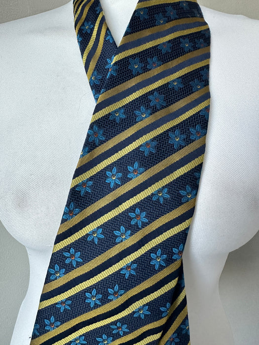 Stropdas met banen en bloemen