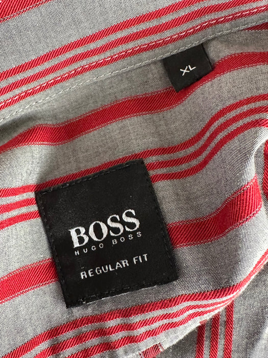 Grijs rood gestreept overhemd