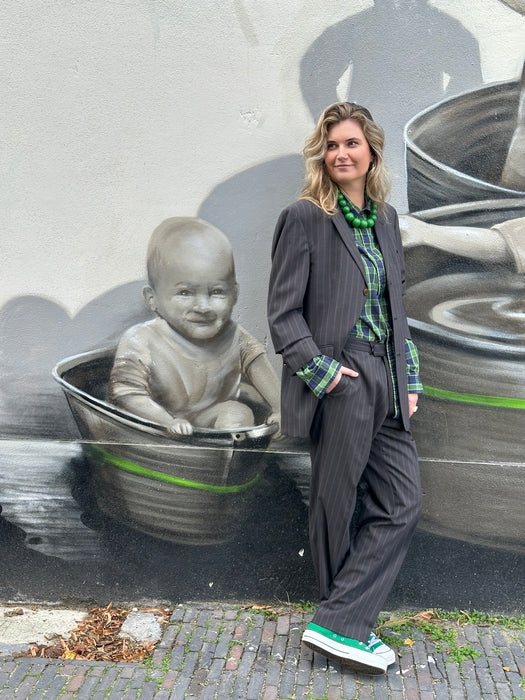 Donkerbruin kostuum krijtstreep