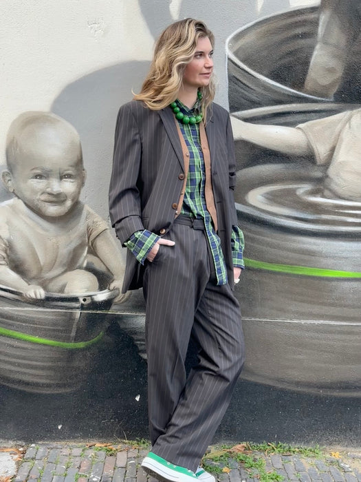 Donkerbruin kostuum krijtstreep