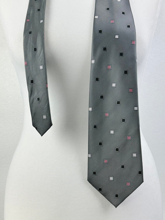 Stropdas zilvergrijs met vierkantjes motief