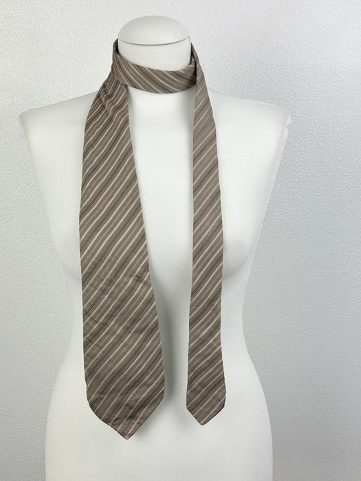 Beige stropdas met schuine strepen