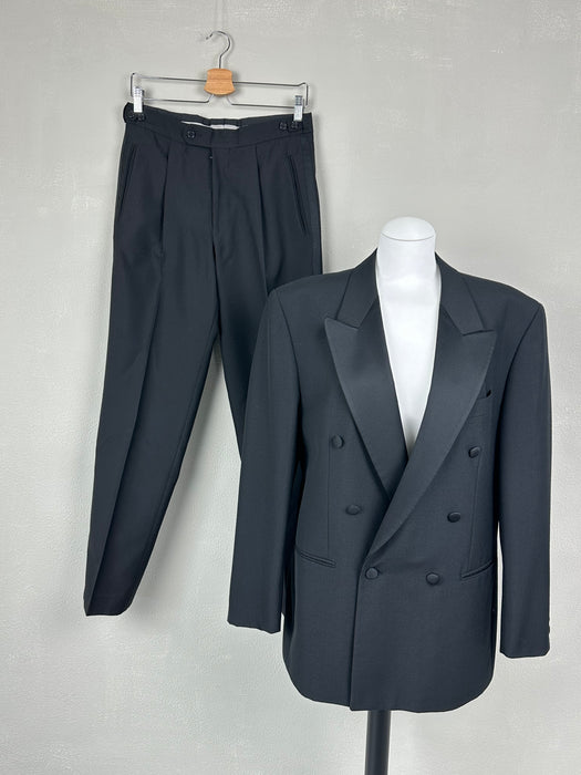 Smoking kostuum met puntige revers