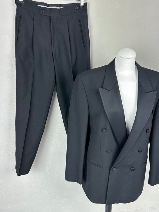 Smoking kostuum met puntige revers