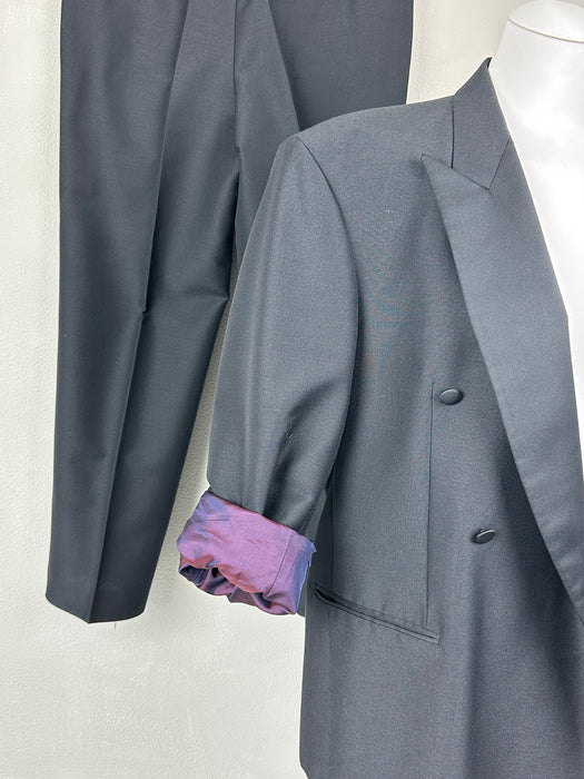 Smoking kostuum met paarse voering