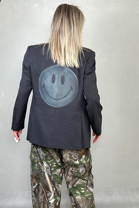 Zwart met smalle krijtstreep smiley