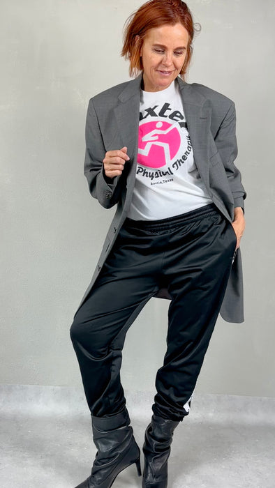 Tshirt met neon roze logo