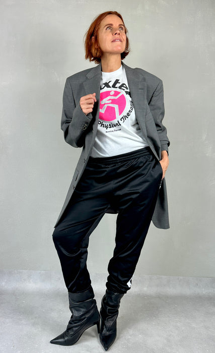 Tshirt met neon roze logo