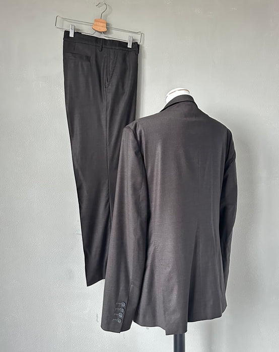 Donkerbruin glans kostuum