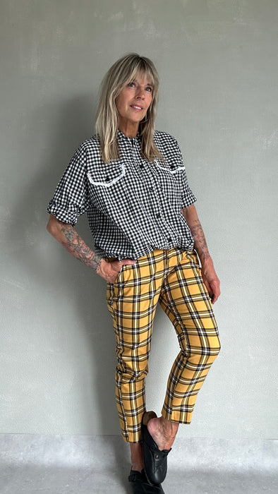 Gele broek met grote ruit