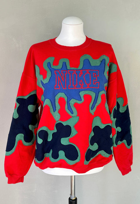 Rode customized Nike sweater