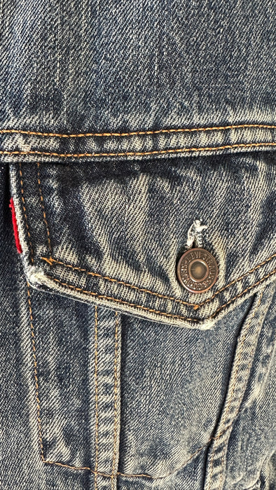 Oversized Levi's jack