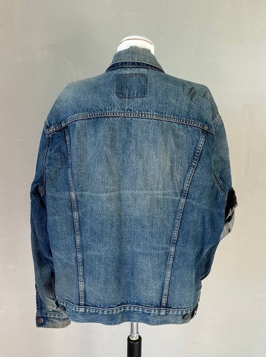 Oversized Levi's jack