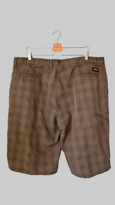 Beige oversized short met ruitpatroon