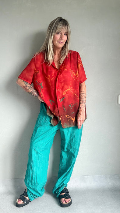 Tomaatrode doorschijnende blouse