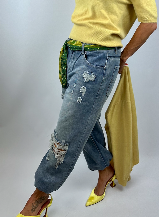 Destroyed jeans