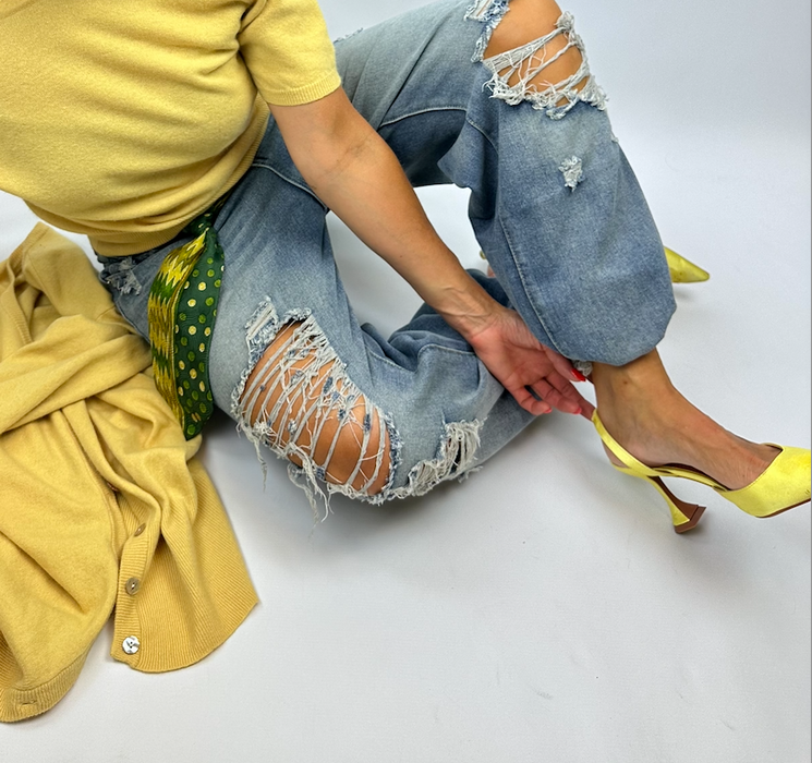 Destroyed jeans